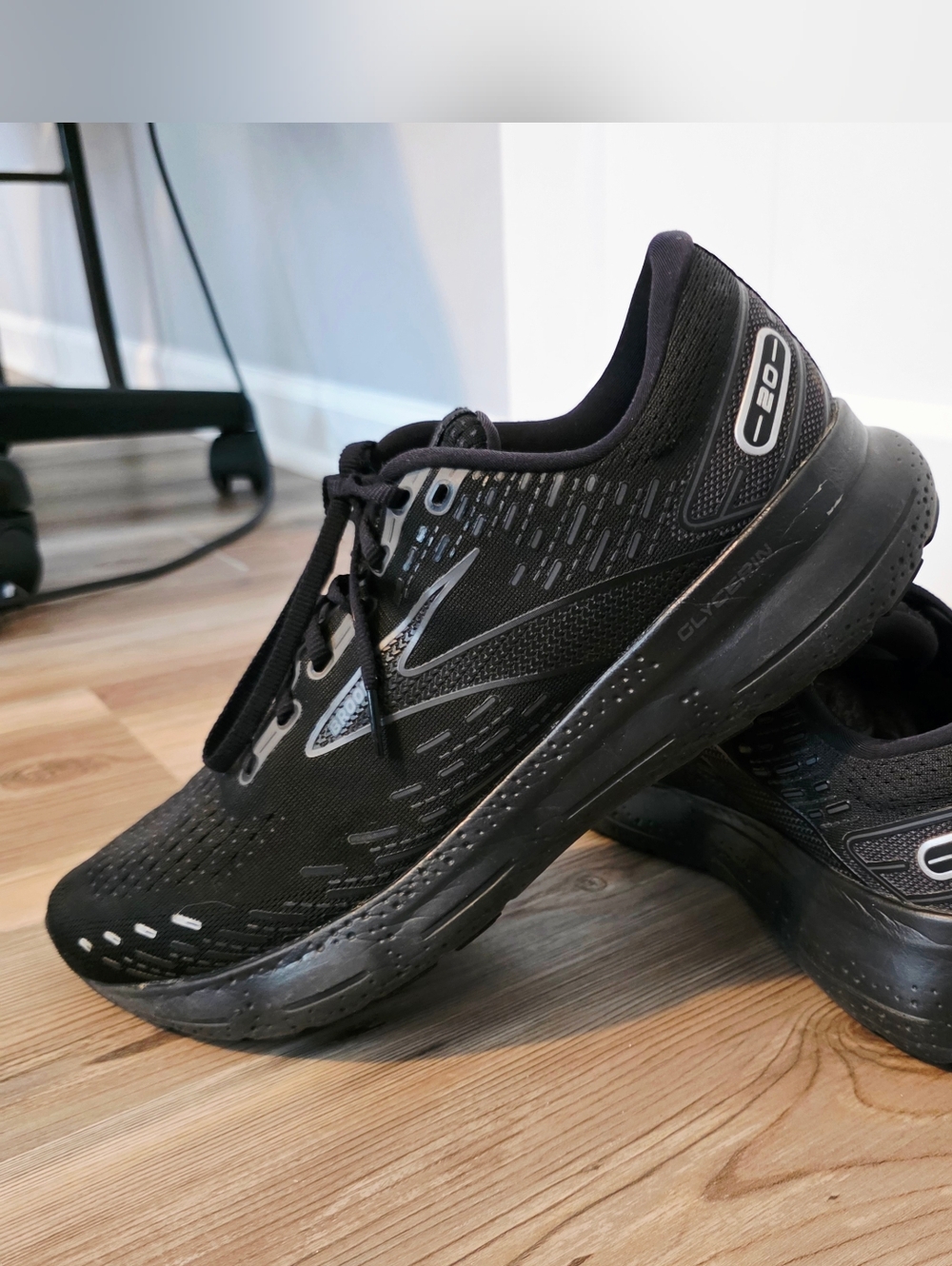 Brooks Glycerin 20 Black Running Walking Shoe Sneaker Men Size 11.5 medium (D)